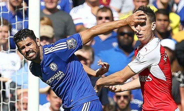 Ảnh bài viết 9 bức ảnh chứng tỏ Costa là cái gai trong mắt Arsenal