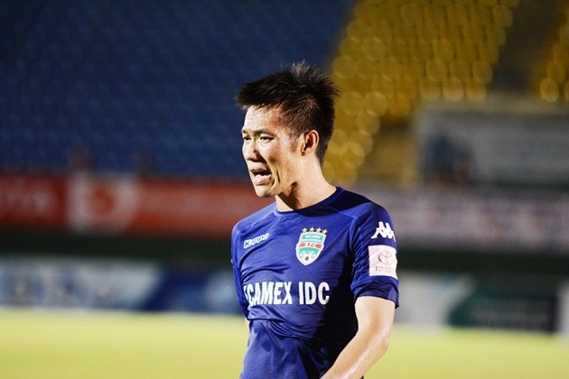 Ảnh bài viết Tấn Tài trách cứ đồng đội vì trận thua Quảng Nam