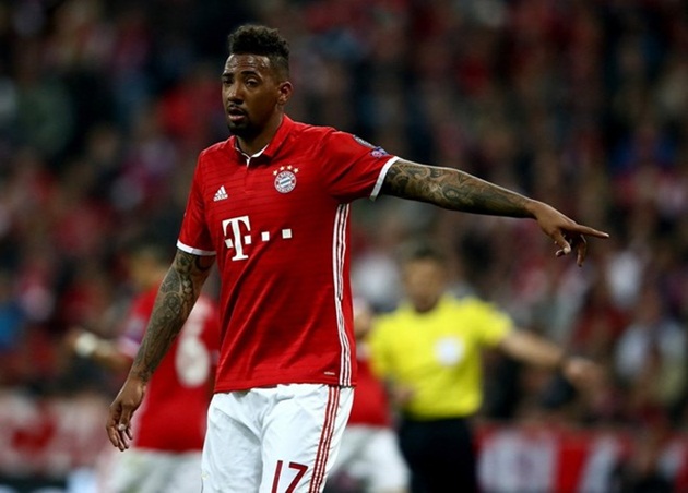 Trung vệ Jerome Boateng bất an về tương lai tại Bayern Munich