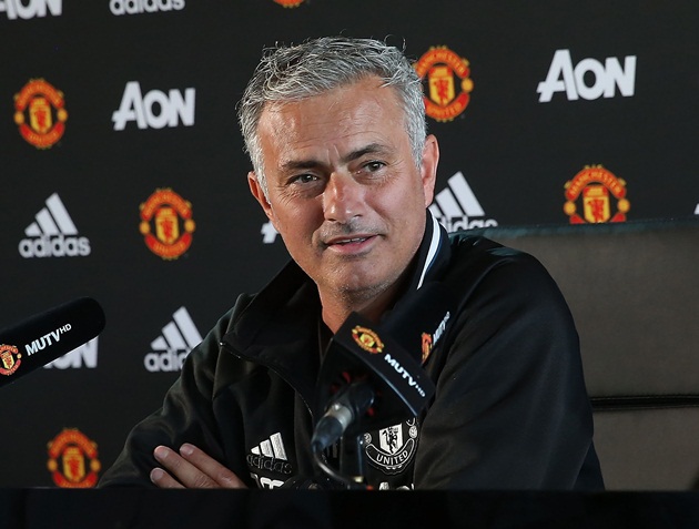 Ánh bạc lấp lánh có đủ khỏa lấp nỗi thất vọng Mourinho? - Bóng Đá