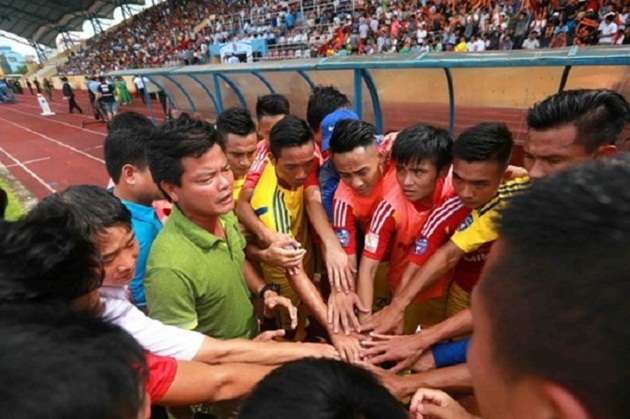 Bóng đá Nam Định đằng sau niềm vui thăng hạng - Bóng Đá