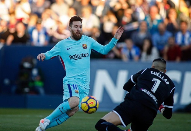 Messi khát ghi bàn sân khách suốt 1 năm