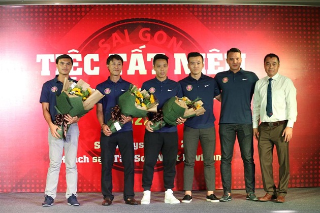 Hàng loạt đội V-League thay tướng: Phiêu lưu như U23 Việt Nam - Bóng Đá