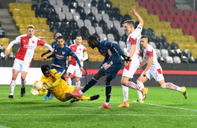 Pepe mở tỷ số cho Arsenal.