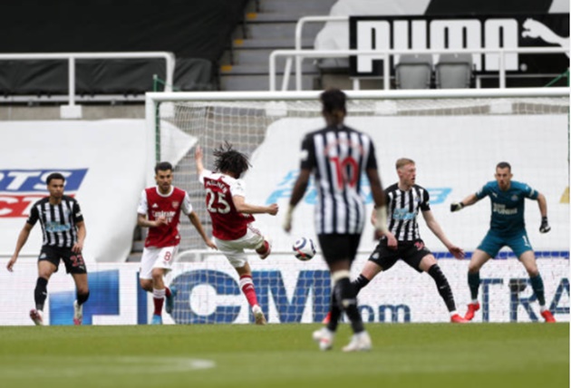 Pha ra chân đầy nhạy cảm của Elneny.
