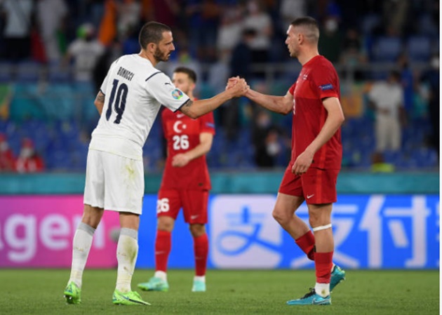 Trung vệ Juve phản lưới nhà, 'tặng' Ý bàn thắng đi vào lịch sử EURO - Bóng Đá