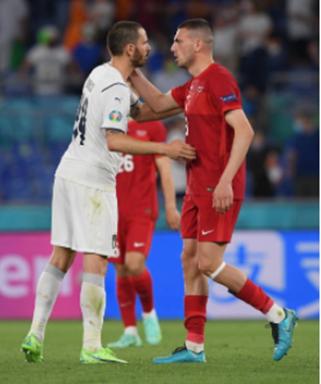 Trung vệ Juve phản lưới nhà, 'tặng' Ý bàn thắng đi vào lịch sử EURO - Bóng Đá