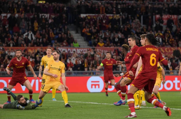 Mourinho phục thù thành công, đưa Roma tiến vào bán kết - Bóng Đá