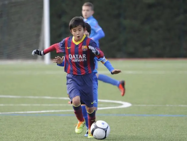 Takefusa trưởng thành từ lò đào tạo La Masia.