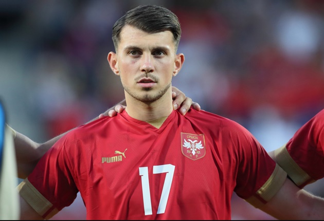 Samardzic chọn khoác áo Serbia thay vì tuyển Đức.