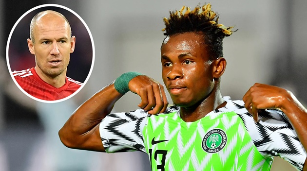 Chukwueze có nhiều nét tương đồng với huyền thoại Robben.