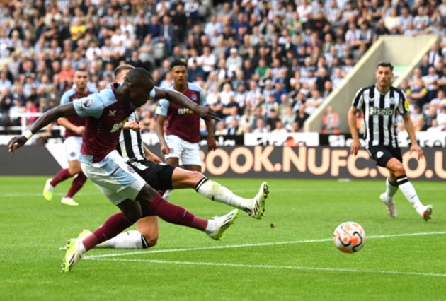 Moussa có pha lập công đầu tiên ở Premier League.