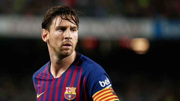 Cổ động viên Barca cho rằng câu lạc bộ đang lãng phí những năm tháng còn lại của Messi - Bóng Đá