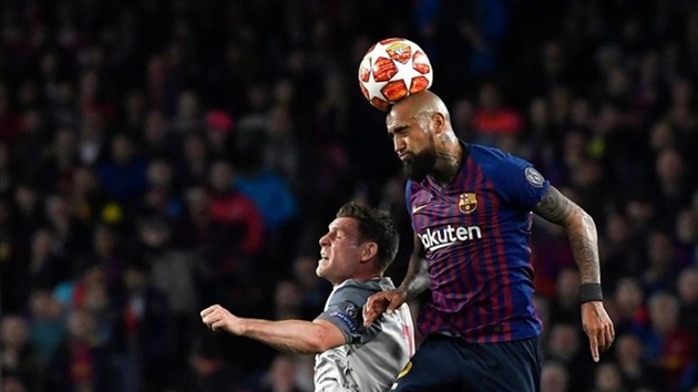 Vidal ca ngợi Messi - Bóng Đá