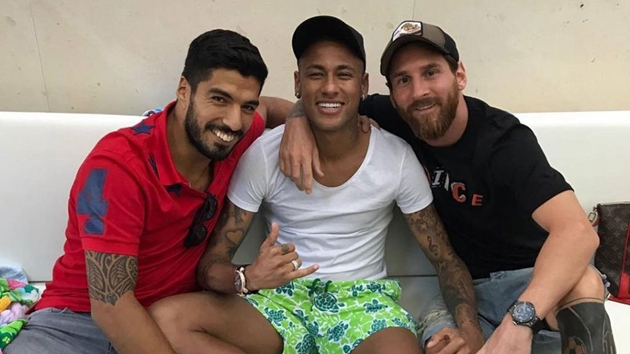 Phòng thay đồ Barca ủng hộ Neymar - Bóng Đá
