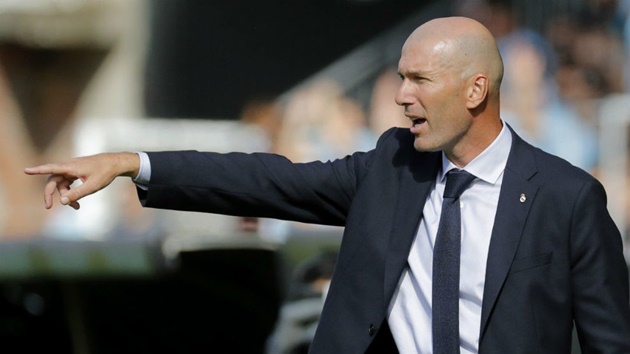 Zidane giải thích về việc thay Casemiro - Bóng Đá