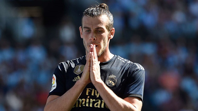 'What the f*ck do you want?' - Berbatov says Bale deserves better treatment at Real Madrid - Bóng Đá