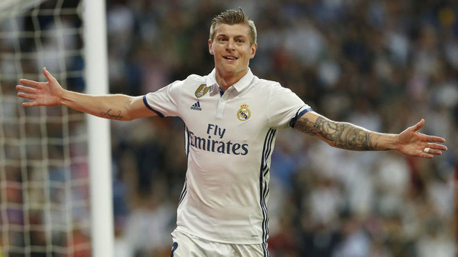 Manchester United are reportedly willing to pay €75 million to sign Real Madrid midfielder Toni Kroos - Bóng Đá