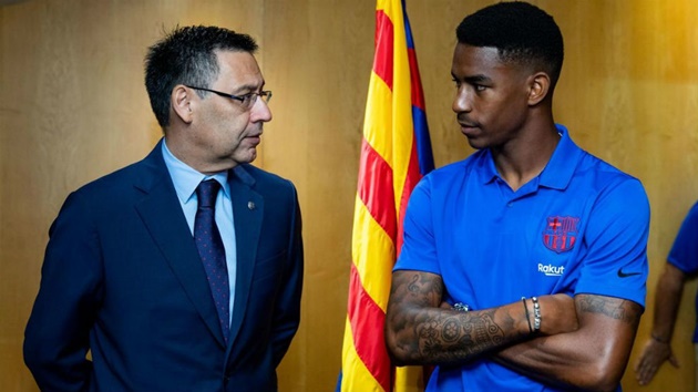 Barcelona: Fans defend Junior Firpo after Ernesto Valverde’s recent comments - Bóng Đá