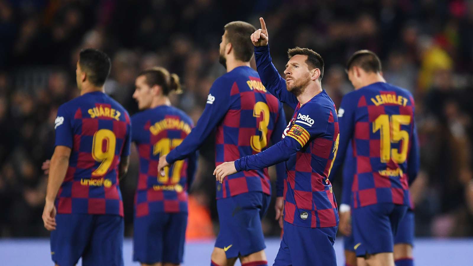 Messi surpasses Ronaldo as Barca star breaks more La Liga records - Bóng Đá