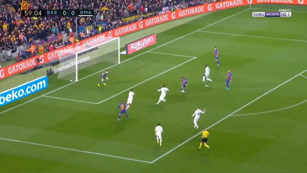 Video: Lionel Messi misses golden chance to put Barcelona ahead vs Real Madrid - Bóng Đá