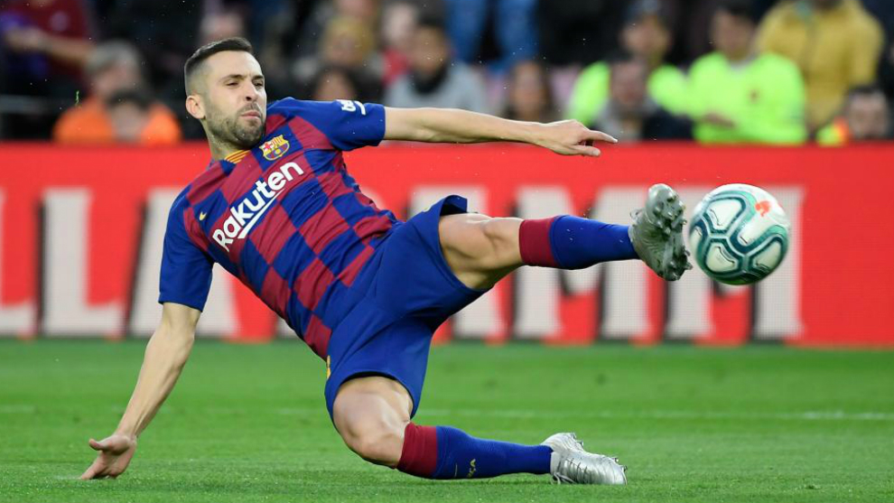 Alba: Barcelona must improve a lot to win all the trophies available - Bóng Đá