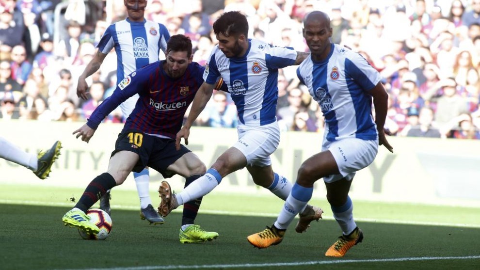 Messi: The one-man team - Bóng Đá