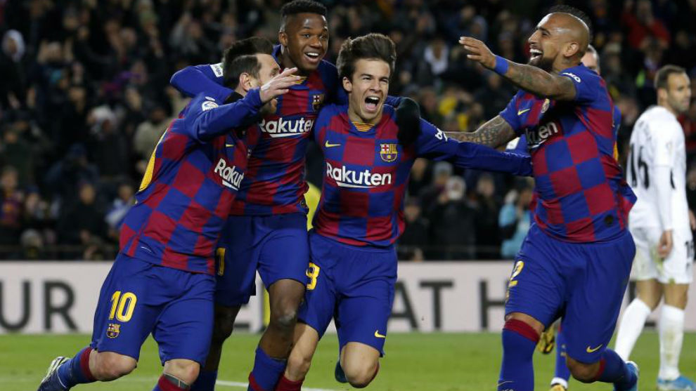 Messi restores order for Barcelona - Bóng Đá