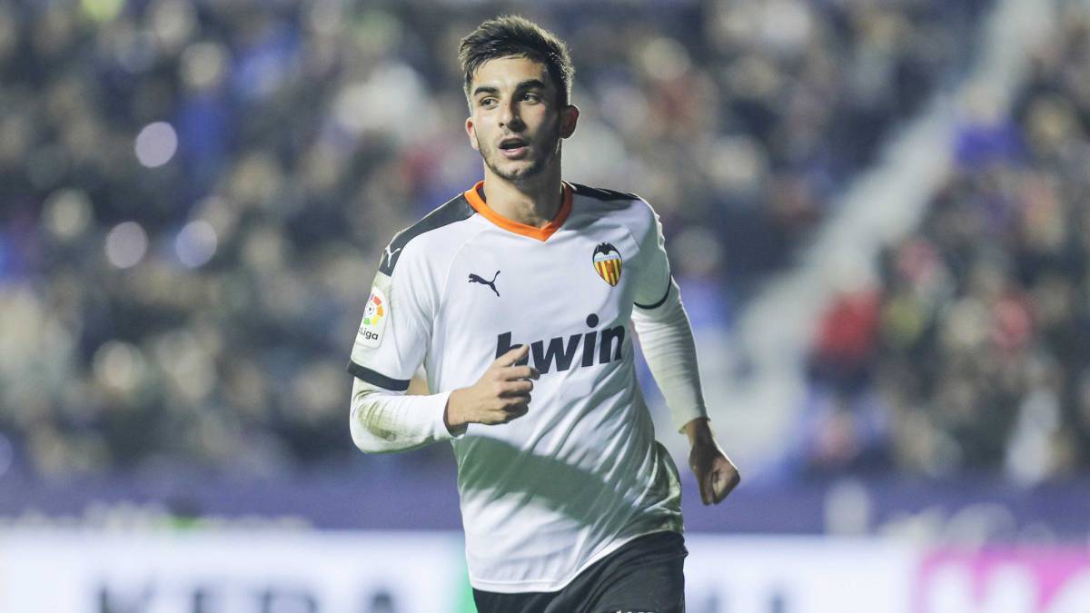 Valencia want to long term Ferran Torres - Bóng Đá