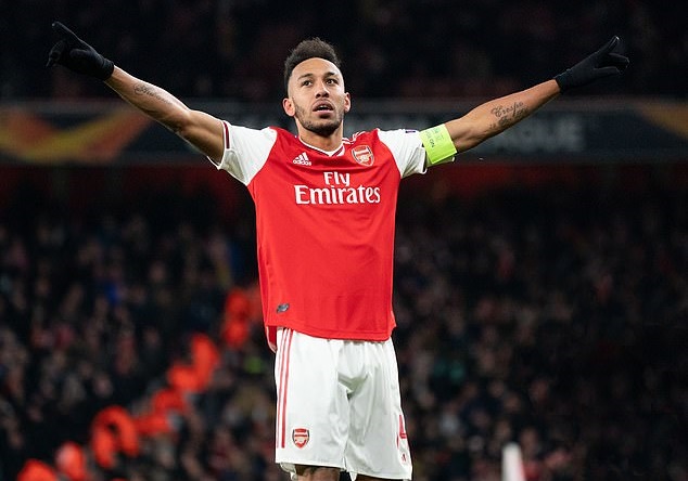 Manchester United, Barcelona and PSG 'keep tabs on £50m-rated Pierre-Emerick Aubameyang' as Arsenal accept star striker will NOT sign a new contract - Bóng Đá