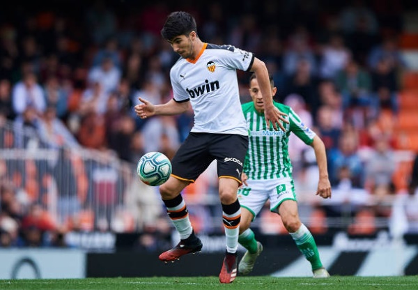Valencia put £36m price tag on Arsenal target Carlos Soler as LaLiga side battle to keep their star players - Bóng Đá