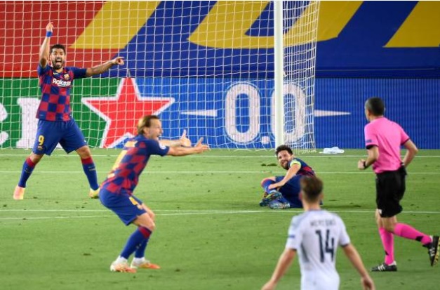 TRỰC TIẾP Barcelona 3-0 Napoli (4-1): Messi đem về quả penalty cho Barca - Bóng Đá