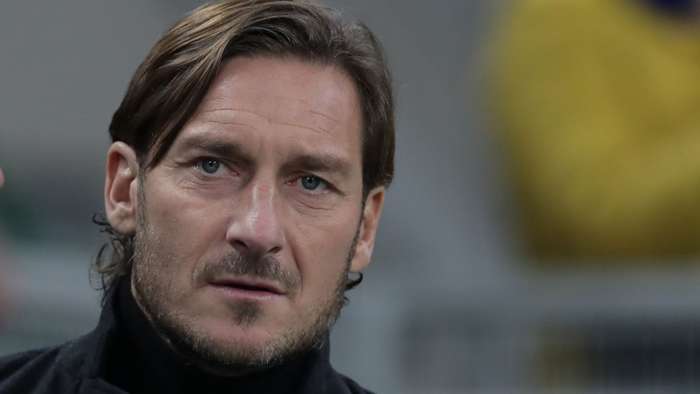 Francesco Totti 'calls Roma, AC Milan to discuss Antonio Rudiger' - Bóng Đá