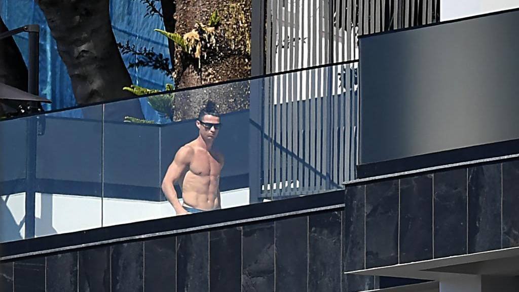 Cristiano Ronaldo's house in Madeira burgled for a surprising item - Bóng Đá
