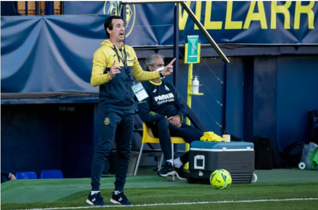 'El maestro' - Arsenal fans react to Unai Emery's table-topping start to life at Villarreal - Bóng Đá