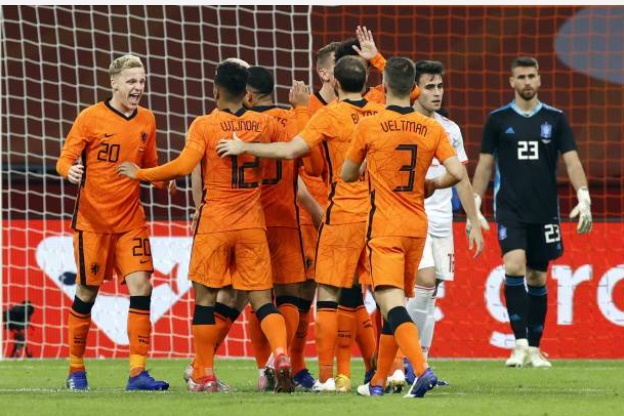 Manchester United fans make predictable demand after Donny van de Beek scores for the Netherlands - Bóng Đá