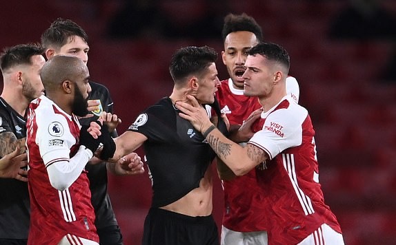'We threw the game away' - Arsenal's 'complete dominance' wiped by Xhaka's red card, says Arteta - Bóng Đá