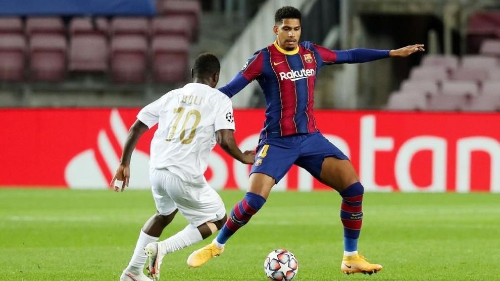 Hai ông lớn thành Madrid tăm tia "đá tảng mới" của Barca