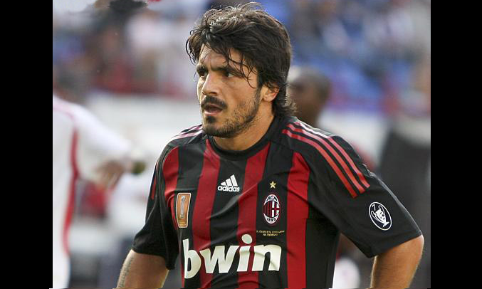 Tiền vệ lệch trái: Gennaro Gattuso (Napoli). Vị thuyền trưởng cá tính này từng hợp với Pirlo tạo thành cặp tiền vệ khét tiếng trong màu áo AC Milan.