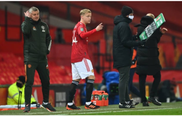 Manchester United fans react to Donny van de Beek’s lack of minutes - Bóng Đá