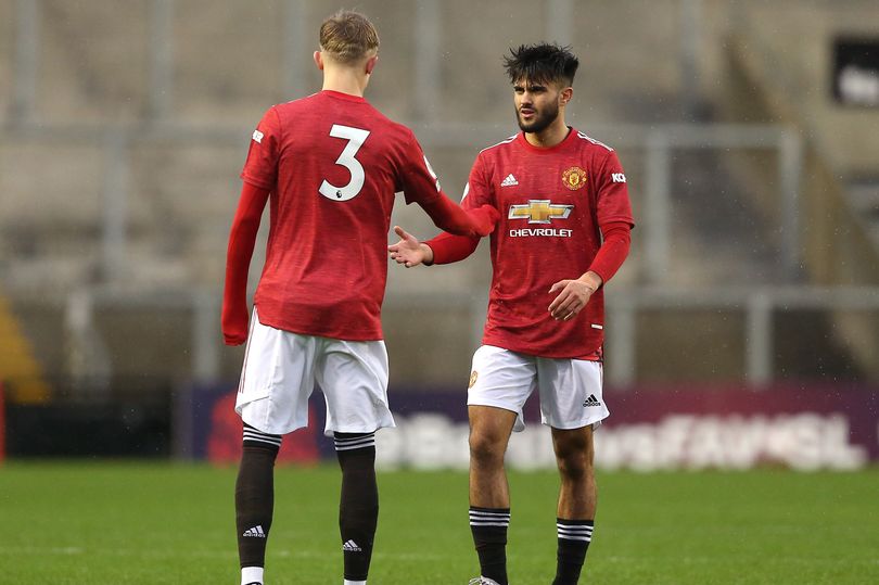Thanh lọc lực lượng, Man Utd tạm biệt 4 "nạn nhân" đầu tiên