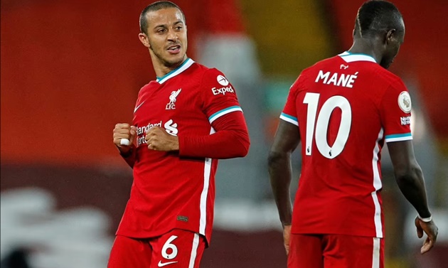 Thiago khai hỏa phút chót, Liverpool