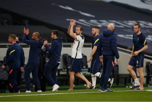 Biểu cảm đặc biệt của Kane trong lần cuối cùng tại Tottenham Stadium - Bóng Đá