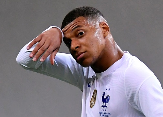 Phản ứng của Mbappe sau khi Giroud khi bàn - Bóng Đá