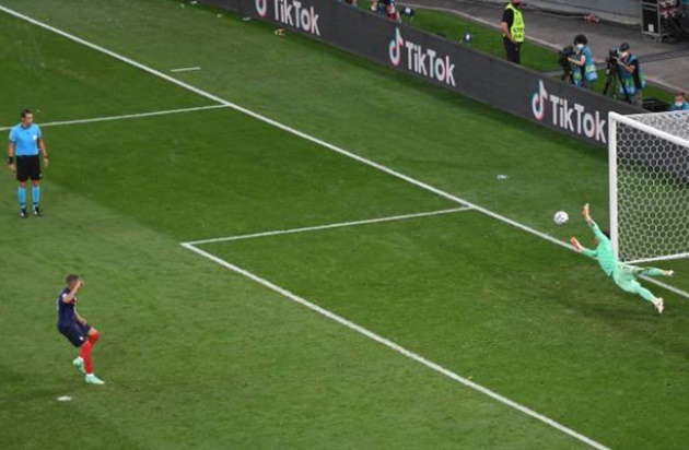 Ngày thi đấu đáng quên của Mbappe.