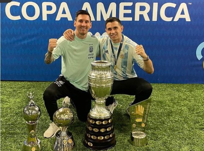 Lionel Messi sends Instagram message praising Aston Villa's Emi Martinez - Bóng Đá