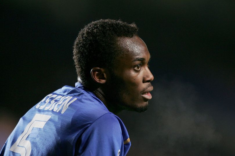 Chelsea could repeat Michael Essien transfer trick to beat Manchester United to £27m signing - Bóng Đá