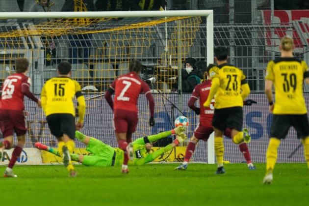 Haaland xấu chơi và cái kết bất ngờ với sao Bayern - Bóng Đá