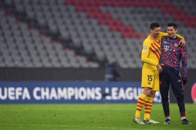 Barca xuống đá Europa League, sao nhà cười toe toét bên Lewandowski - Bóng Đá