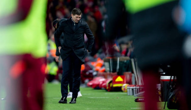 What Steven Gerrard did on pitch when cameras stopped rolling after Liverpool beat Aston Villa - Bóng Đá